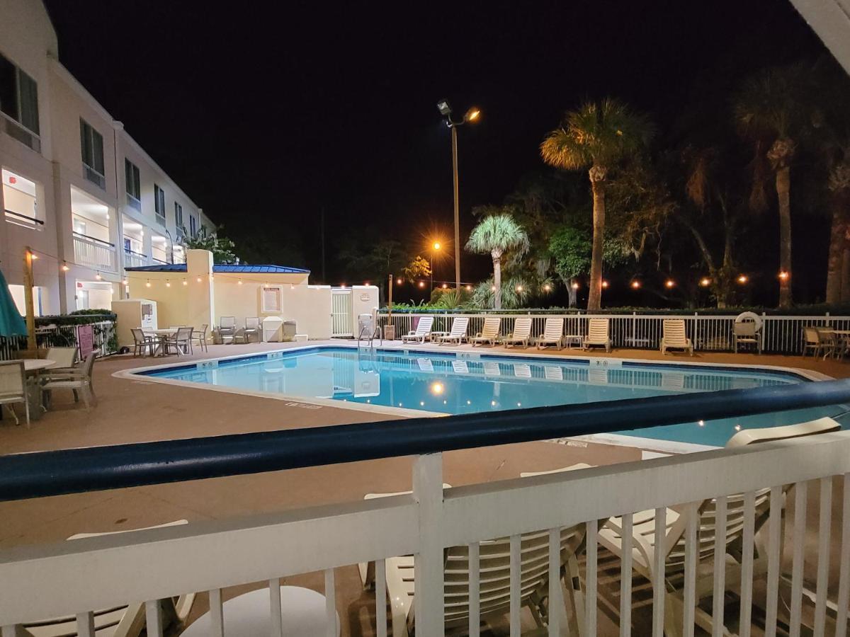 Hotel Carolina A Days Inn By Wyndham Hilton Head Island Exteriör bild