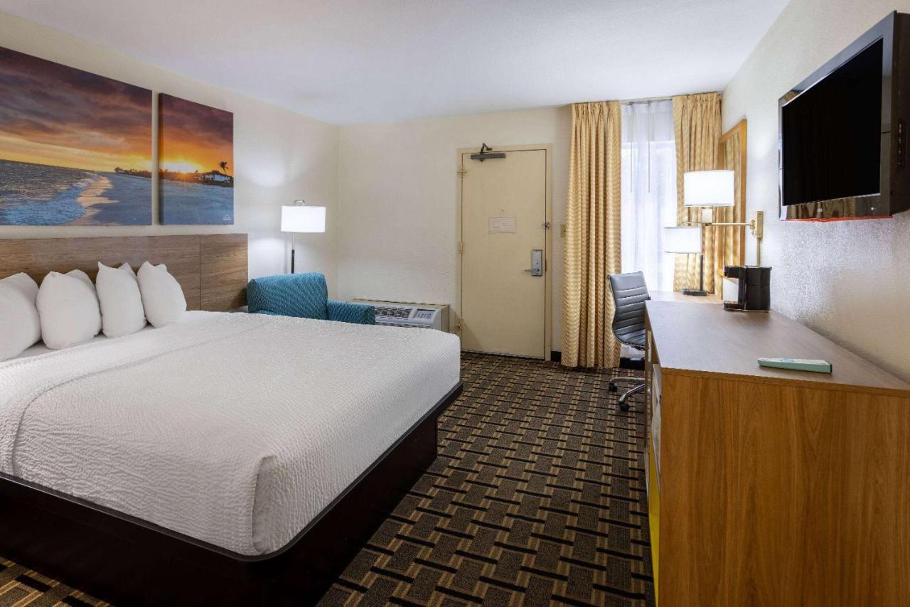 Hotel Carolina A Days Inn By Wyndham Hilton Head Island Exteriör bild